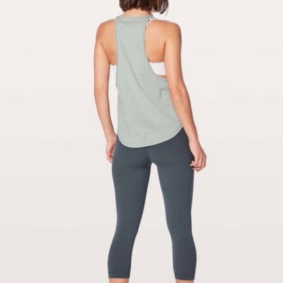 Lululemon Sweat Date Singlet Tank Top in Misty Moss Green Blue, Size 4 - Picture 3 of 9
